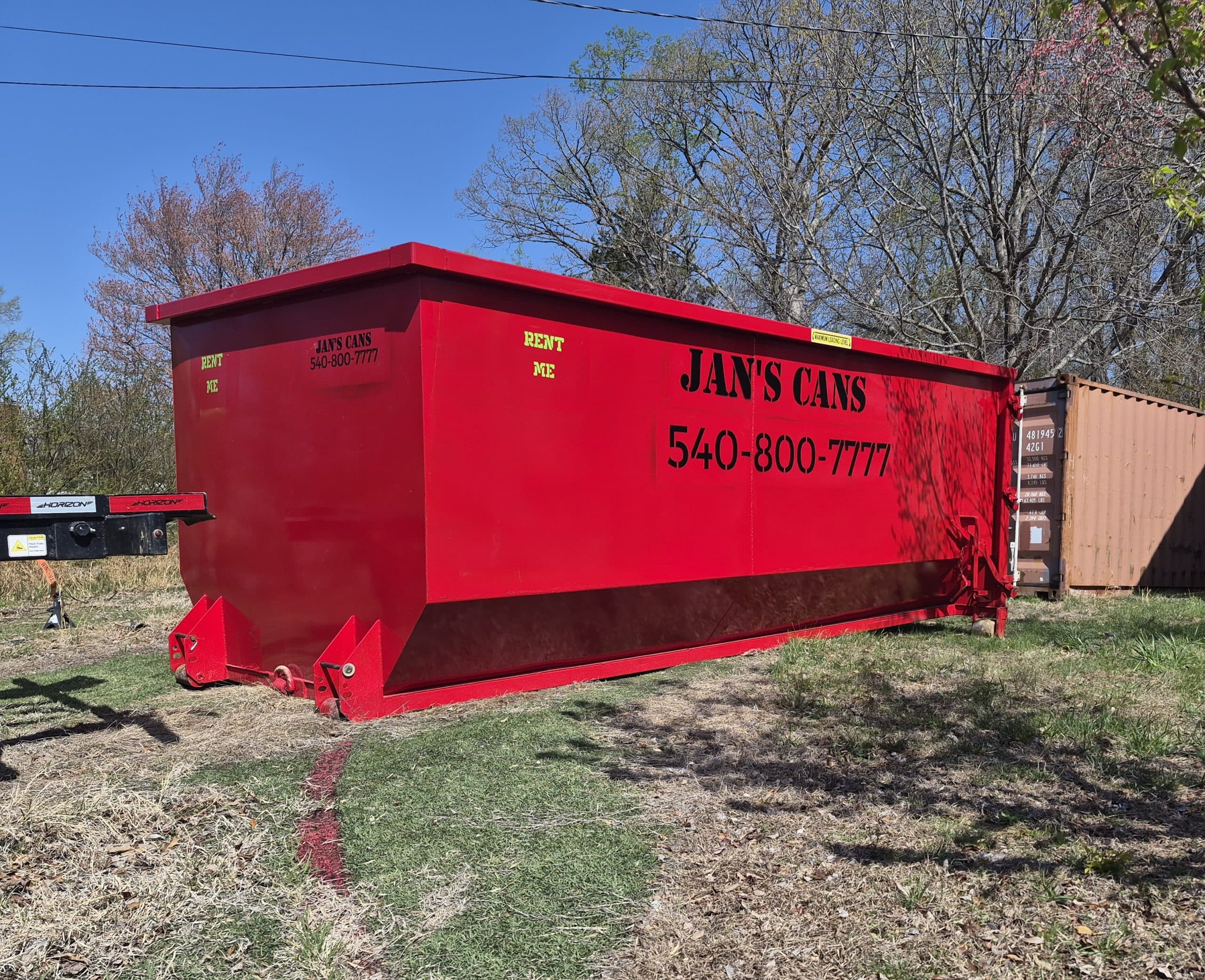 30 yard dumpster rental from Jan's Can Dumpster Service